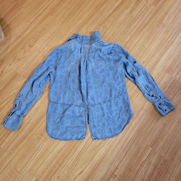 Cloth & Stone Top Shirt Womens Medium Blue Chambray Denim Southwest Aztec Casual - Picture 12 of 14